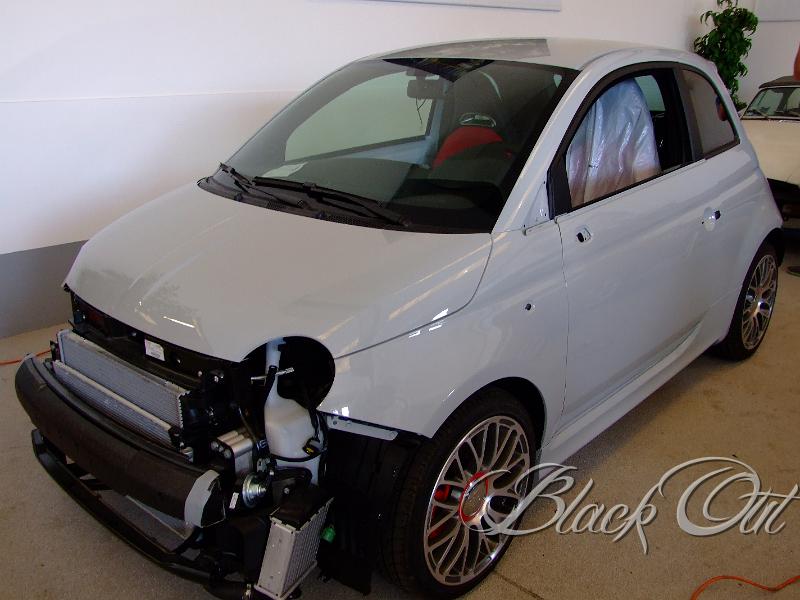 Home/Black Out - Car Wrapping/Car Wrapping Cambio Colore/500 Abarth - Da Nero  Lucido a Nero Opaco e Carbonio/DSCF6596